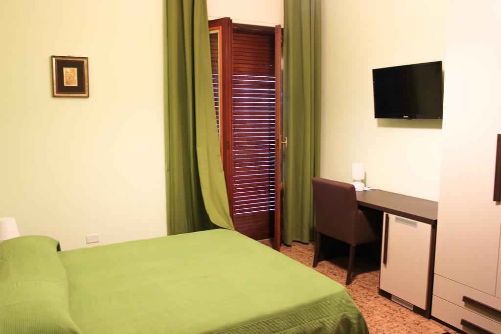 ניקולוסי B&B Fiori Di Lava חדר תמונה